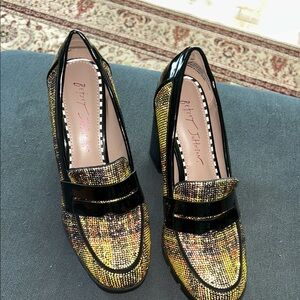 NWOT Betsey Johnson Black Trim Metallic Yellow Multi Loafers